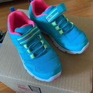 girls stride rite gym shoes